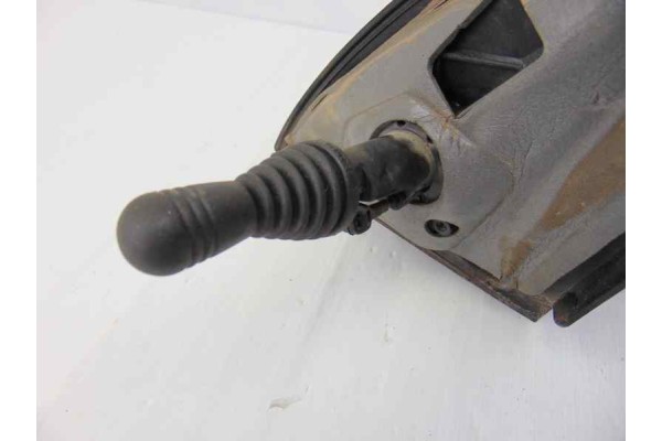 Retrovisor derecho, Opel Corsa C Club 2002 usado 4
