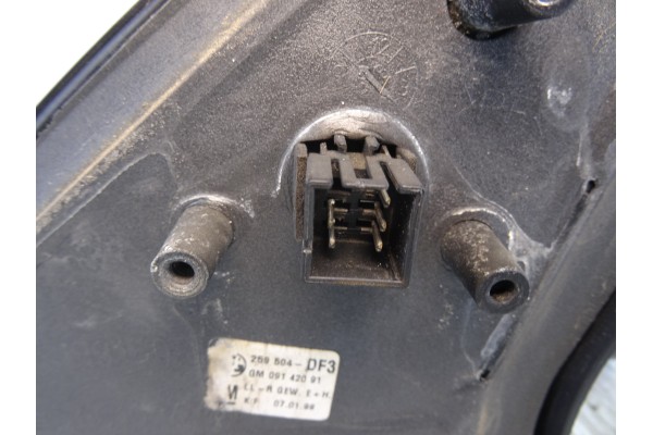 Retrovisor derecho, Opel Astra G Berlina Comfort 1999 usado 4
