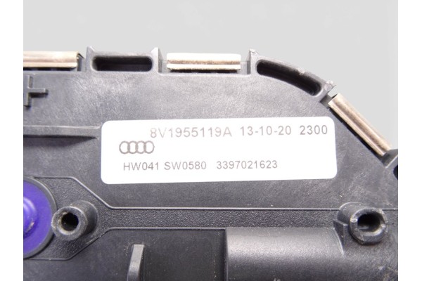 Motor limpia delantero, Audi A3 Sportback (8VA) Ambiente 2013, 8V1955119A usado 4