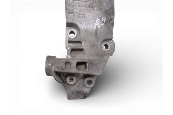 Soporte alternador, Opel Vivaro Furgón/combi Furgón 2.7t L1H1 2007, 8200527320 usado 4