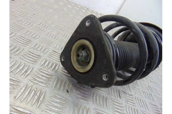Amortiguador delantero derecho, Ford Focus Berlina (CB4) Trend 2009, 4M51-18045-Abf usado 4