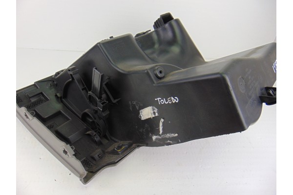 Guantera, Seat Toledo (KG3) Reference 2014, 5JB857264 usado 5