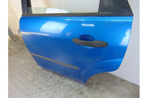 Puerta trasera izquierda, Ford Focus Berlina (Cap) Trend 2005 usado 4