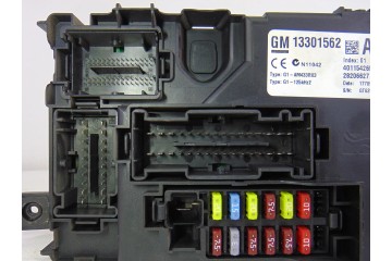 13301562  CAJA RELES / FUSIBLES OPEL CORSA D Cosmo 2009 13301562 202757 OPEL - 3