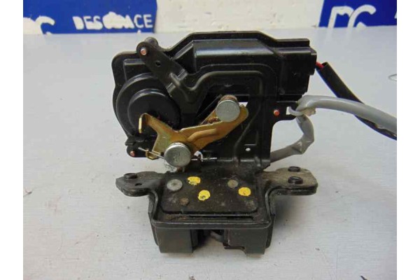 Cerradura maletero / porton, Toyota Corolla Verso (R1) 2.0 D-4D Sol 2004