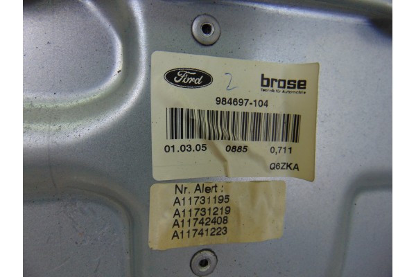 Elevalunas delantero derecho, Ford Focus Berlina (Cap) Trend 2005 usado 5