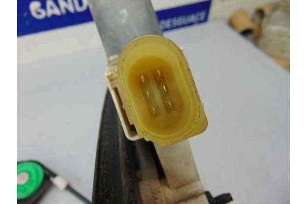 Elevalunas delantero izquierdo, BMW Serie 3 Touring (E91) 320d 2006 usado 5