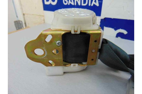 Cinturon seguridad trasero izquierdo, Toyota Corolla Verso (R1) 2.0 D-4D Sol 2004, 3 FILA