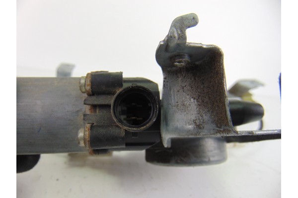 Elevalunas trasero derecho, Nissan Almera Tino (V10M) Acenta 2004