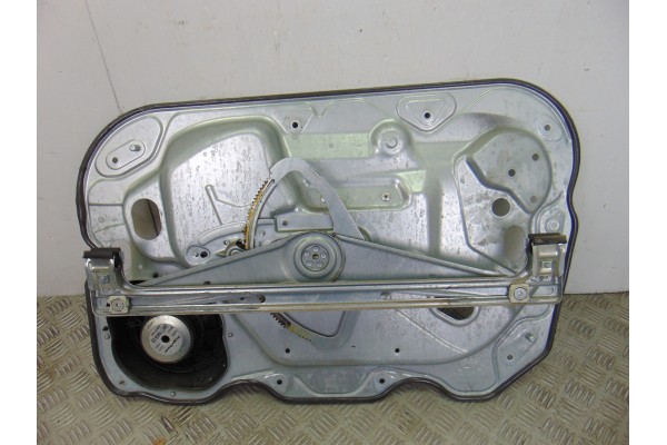 Elevalunas delantero izquierdo, Ford Focus Berlina (CB4) Trend 2009