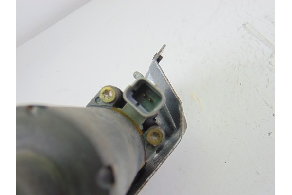 Elevalunas trasero derecho, Citroen C3 1.4 16V SensoDrive X-Tr 2004 usado 5