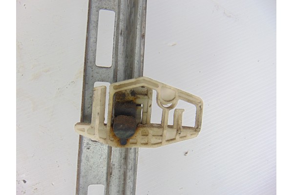 Elevalunas delantero izquierdo, Peugeot 206 Xr 2001