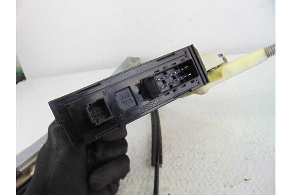 Elevalunas delantero derecho, Citroen C5 Berlina 2.0 HDI SX 2002, 9632531980 usado 5