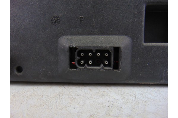 Piloto trasero derecho, BMW Serie 5 Berlina (E39) 523i 1996 usado 5
