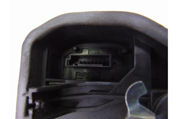 Cerradura puerta delantera derecha, BMW Serie 1 Berlina (E81/E87) 120d 2008, 7167068 usado 5