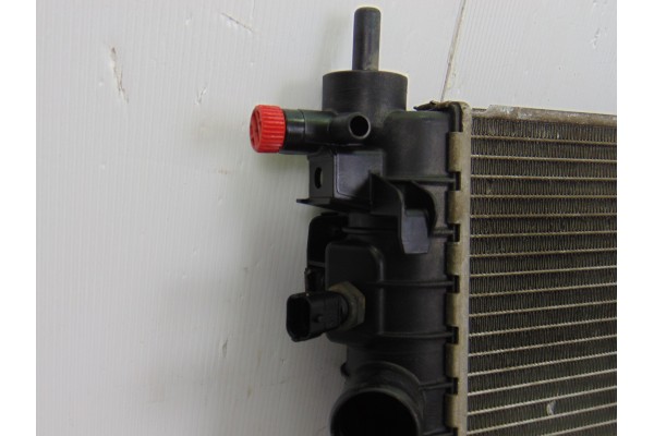Radiador agua, Opel Astra H Berlina Sport 2005 usado 5