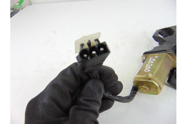 Cerradura maletero / porton, BMW Serie 7 (E65/E66) 740d 2007, 7014872 usado 5