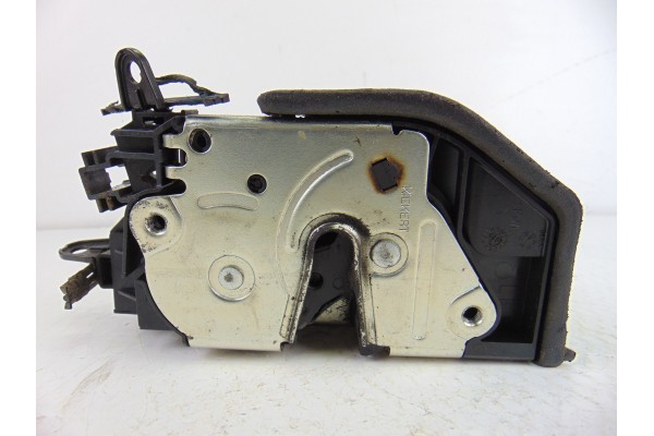 Cerradura puerta trasera izquierda, BMW Serie 1 Berlina (E81/E87) 118d 2007, 7229459 usado 5