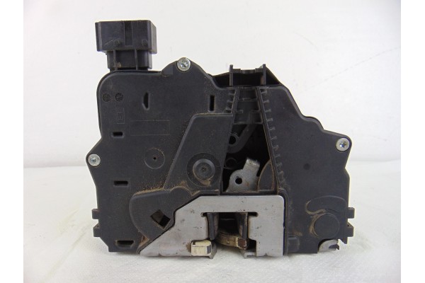 Cerradura puerta delantera izquierda, Opel Corsa D Cosmo 2009, 13258271 usado 5