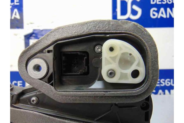 Cerradura puerta trasera derecha, Opel Astra K Berlina 5P Dynamic 2018 usado 5