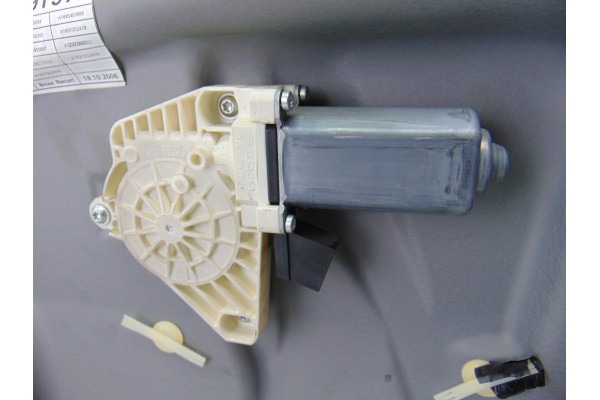 Elevalunas delantero derecho, Mercedes-benz Clase a (Bm 169) A 200 Turbo (169.034) 2006, A1697203079 usado 5