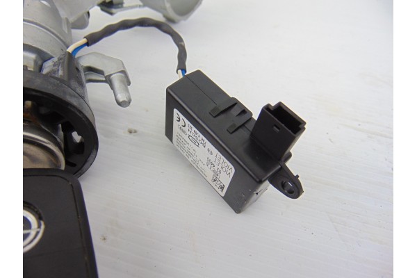 Antirrobo / llave contacto, Opel Insignia Berlina Cosmo 2010 usado 5