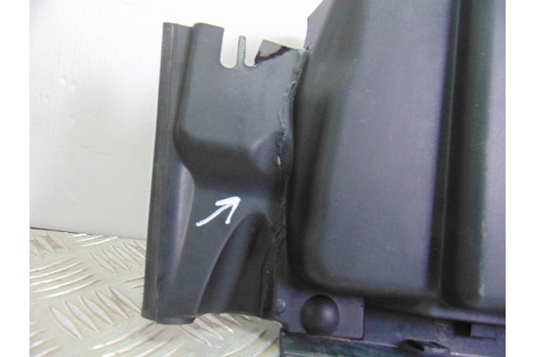 Torpedo, BMW Serie 1 Berlina (E81/E87) 123d 2009, 6989788 usado 5