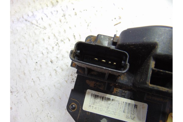 Cerradura puerta trasera izquierda, Hyundai Santa Fe (Cm) 2.2 CRDi Comfort 4X4 2006, 81410-2B000