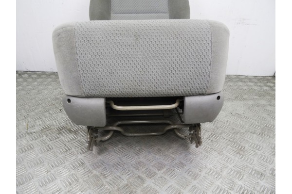 Asientos trasero izquierdo, Ford Galaxy (Vy) Ghia 2003 usado 5