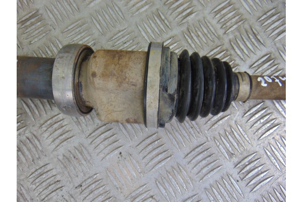 Transmision delantera derecha, Ford Fiesta (Cnn) Trend 2014, CV173B436BD usado 5