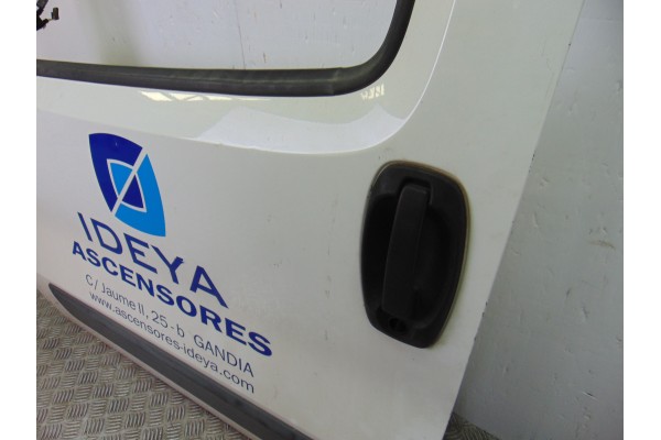 Puerta delantera izquierda, Citroen Nemo Attraction 2015 usado 5