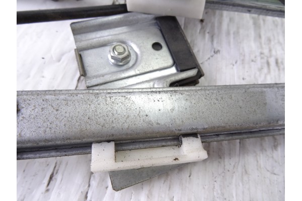 Elevalunas delantero derecho, Mercedes-benz Vito Basic-kombi (639) 111 CDI Largo (639.603) 2006