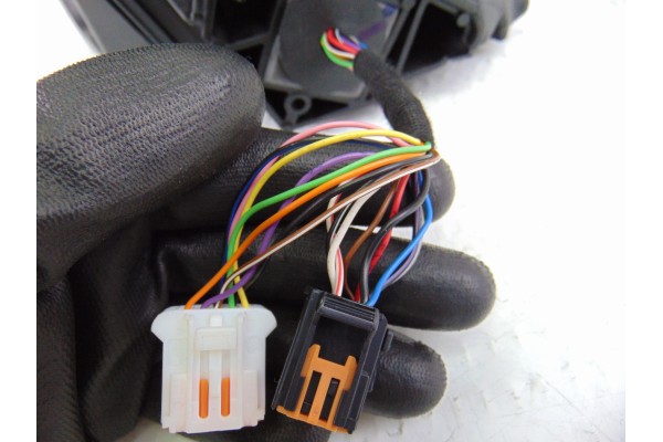 Retrovisor izquierdo