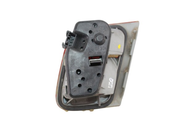 Piloto trasero izquierdo interior, BMW Serie 3 Berlina (E46) 320d 1998 usado 5