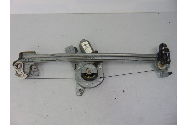 Elevalunas delantero derecho, Citroen C3 1.1 Furio 2005 usado 5