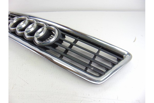 Rejilla delantera, Audi Allroad Quattro Quattro (4B5) 2.5 TDI (132kW) 2003, 4Z7853651