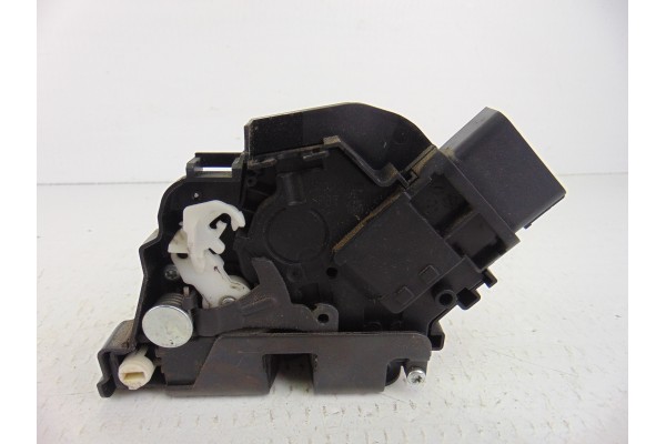 Cerradura puerta trasera izquierda, Volvo V50 Familiar D4 Kinetic 2011, 30799324