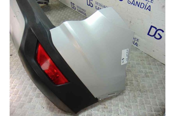 Paragolpes trasero