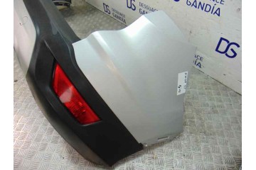 Paragolpes trasero