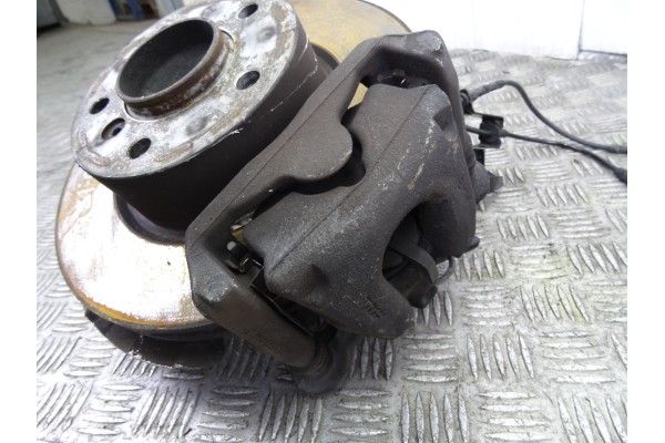Mangueta delantera izquierda, BMW Serie 1 Berlina (E81/E87) 118d 2007 usado 5