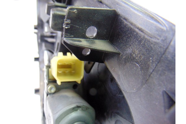 ELEVALUNAS DELANTERO IZQUIERDO FORD FIESTA (CNN)