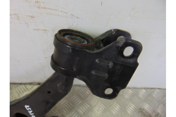 Brazo suspension inferior delantero derecho, Ford Focus Berlina (CB8) Trend 2011 usado 5