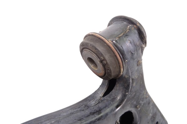 Brazo suspension inferior delantero derecho, Ford Focus Sportbreak (Cew) Trend 2021 usado 5