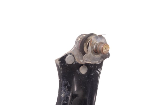 Brazo suspension inferior delantero izquierdo, Peugeot 208 Style 2014 usado 5