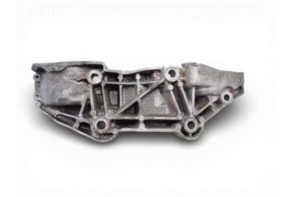 Soporte alternador, Opel Vivaro Furgón/combi Furgón 2.7t L1H1 2007, 8200527320 usado 5