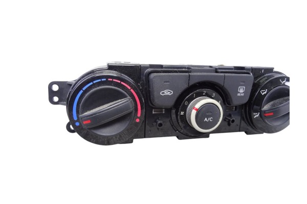Mando calefaccion / aire acondicionado, Hyundai I20 (Pb) City S 2013, 972504P560 usado 5