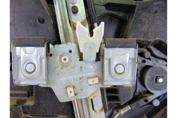 ELEVALUNAS DELANTERO DERECHO FORD FIESTA (CNN)