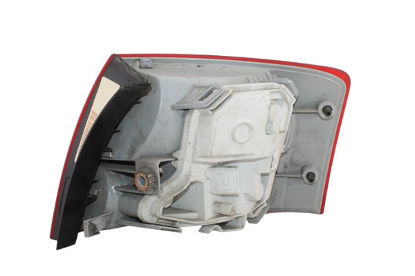 Piloto trasero izquierdo, Audi A4 Avant (8E) 2.7 Tdi (Dpf) 2008
