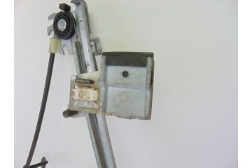 Elevalunas delantero derecho, Ford Focus Berlina (Cak) Ambiente 2004