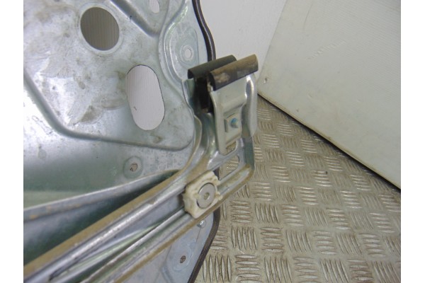 Elevalunas delantero izquierdo, Ford Focus Berlina (CB4) Trend 2009
